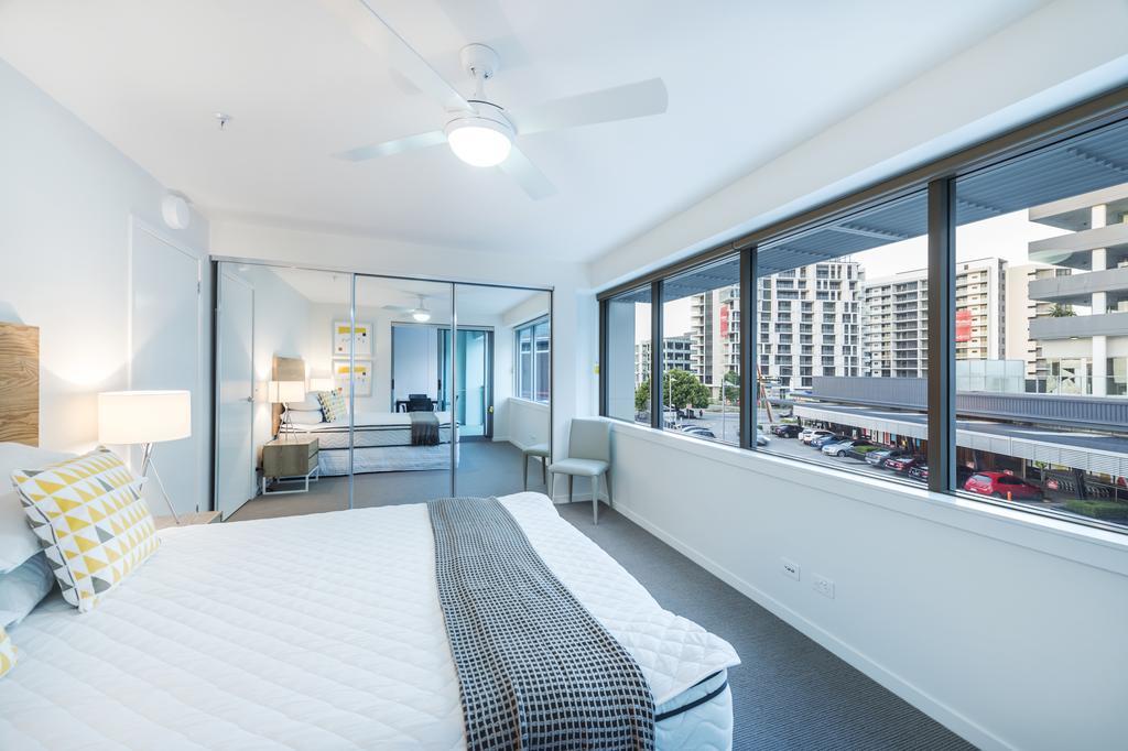 Link Portside Wharf Apartment Hotel Brisbane Room photo